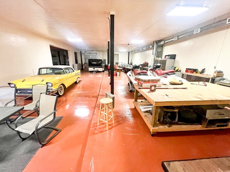 More Photos Of 1305 S 1st St, Abilene General Retail For Sale