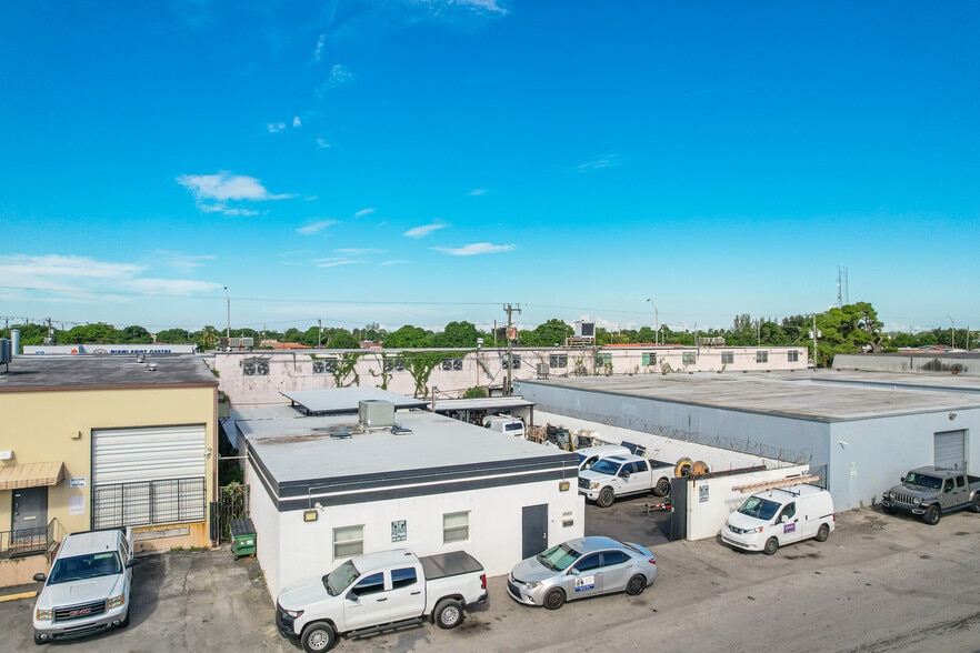 More Photos Of 4980 E 10th Ct, Hialeah Warehouse For Sale