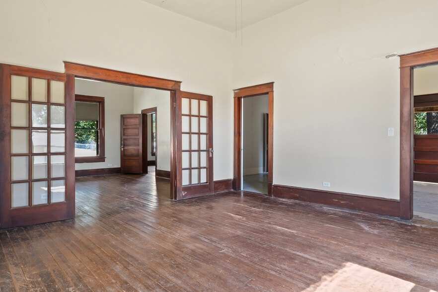 More Photos Of 400 S. Broad Street St, Saint Jo Land For Sale