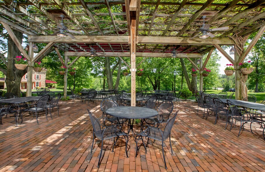 More Photos Of 1005 Horsham Rd, North Wales Hotel For Sale