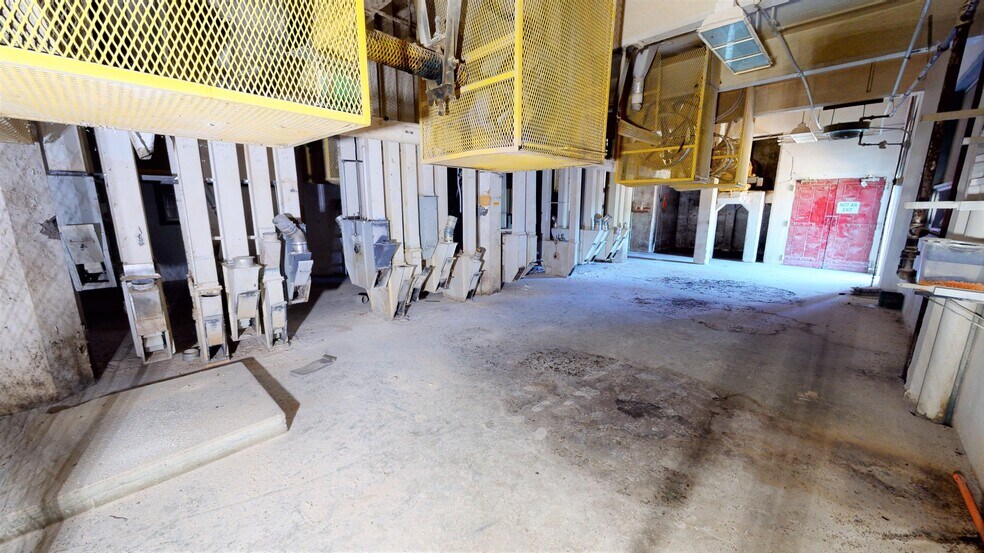 More Photos Of 945 Mill Rd, Loudonville Industrial For Sale