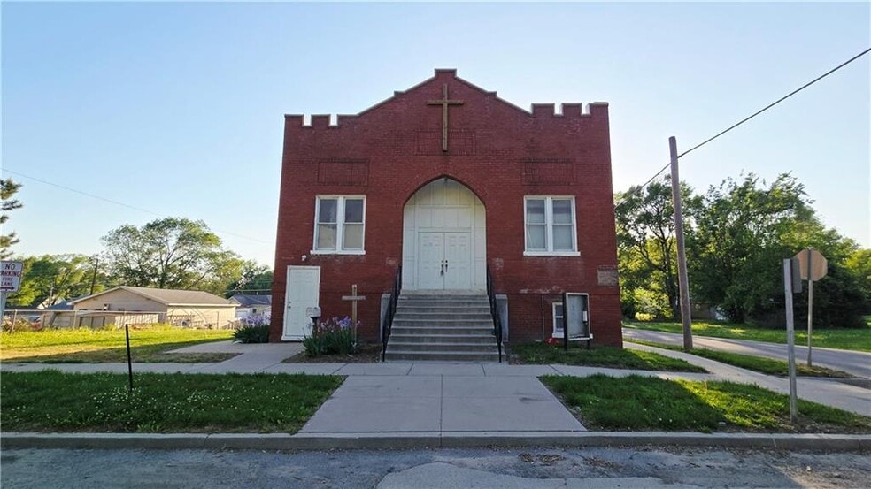 Primary Photo Of 2802 S 19th St, Saint Joseph Specialty For Sale