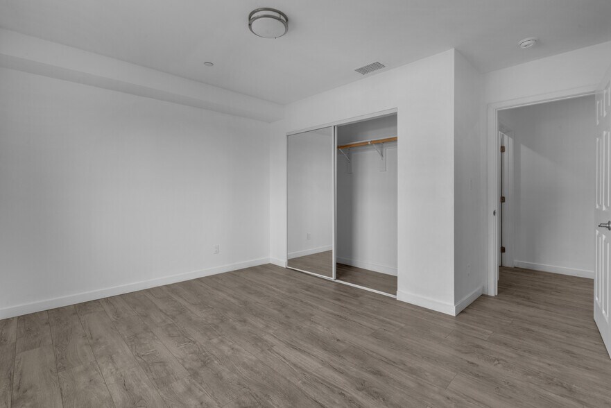 More Photos Of 2042 E El Segundo Blvd, Compton Apartments For Sale