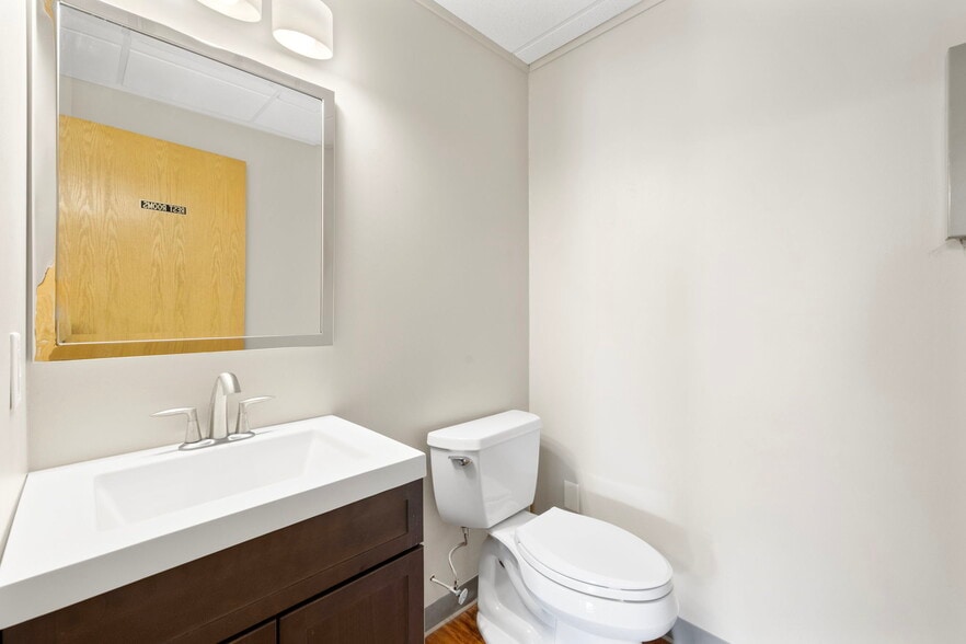 More Photos Of 264 N Broadway, Salem Freestanding For Sale