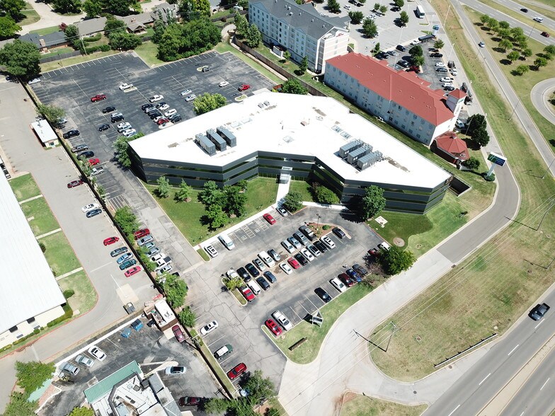 More Photos Of 5600 N May Ave, Oklahoma City Office For Lease