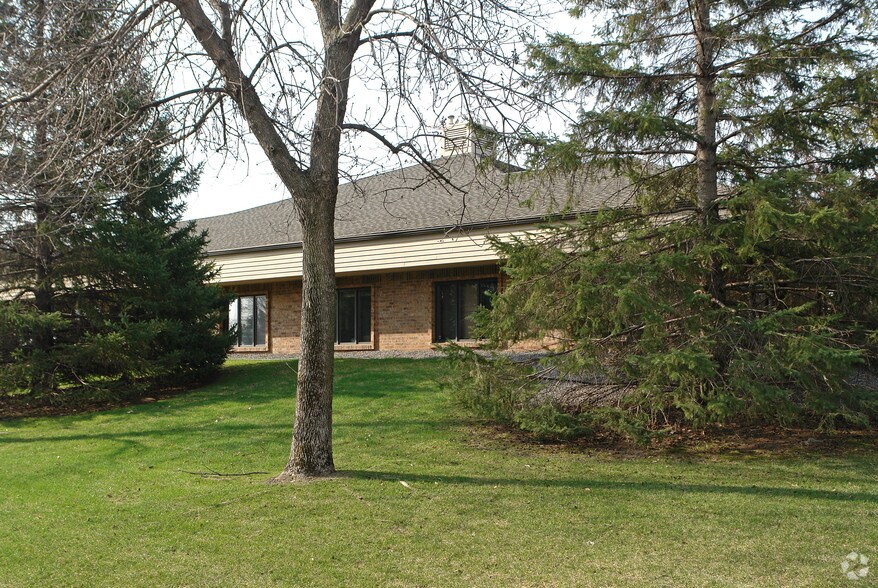 More Photos Of 2655 Innsbruck Dr, New Brighton Office For Lease
