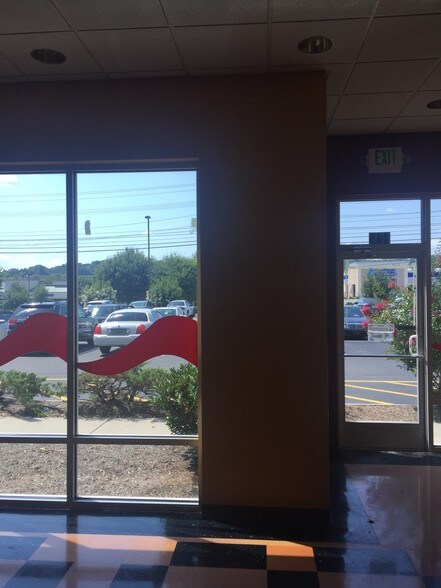 More Photos Of 11124 Kingston Pike, Knoxville Freestanding For Lease