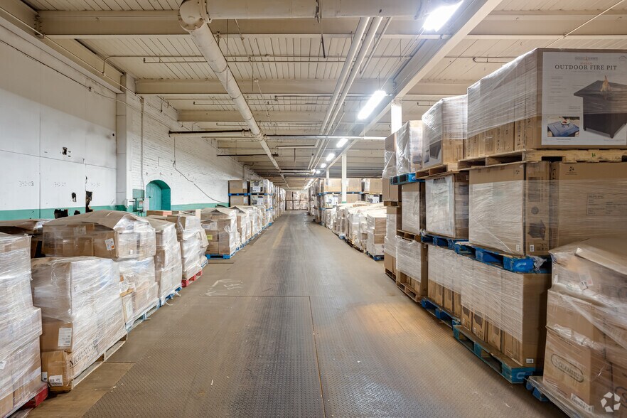 More Photos Of 340 Waterman Ave, Smithfield Warehouse For Lease