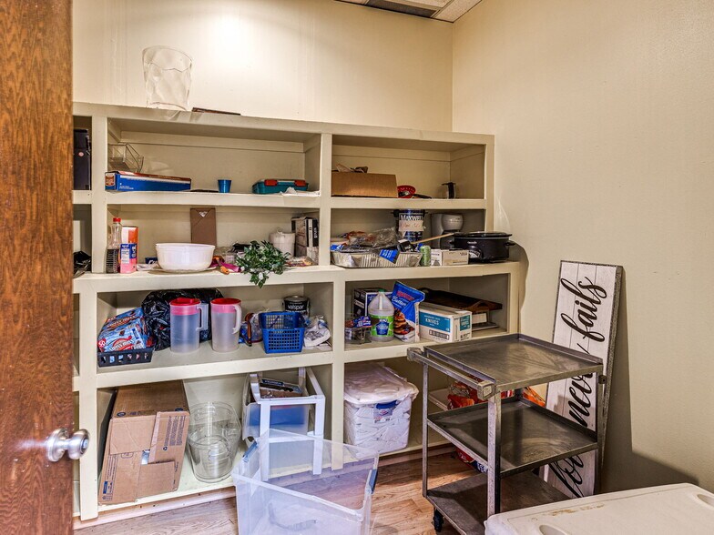 More Photos Of 6009 NW Expressway St, Oklahoma City Specialty For Sale