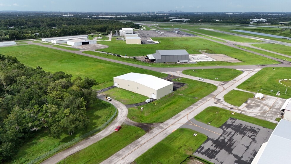More Photos Of 6950 Tampa Executive Arpt Blvd blvd, Tampa Airplane Hangar For Lease