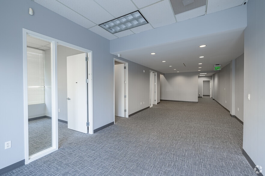 More Photos Of 1777 Reisterstown Rd, Pikesville Unknown For Lease