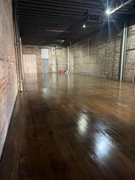 More Photos Of 1531 W 18th St, Chicago Apartments For Lease