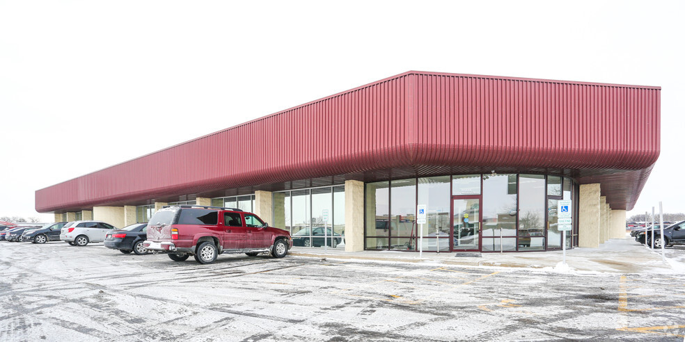 Primary Photo Of N6650 Rolling Meadows Dr, Fond Du Lac Freestanding For Lease