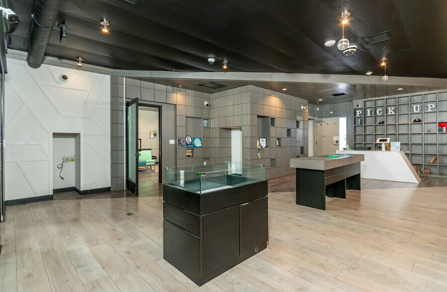 More Photos Of 501 W Channel Islands Blvd, Port Hueneme Loft Creative Space For Lease