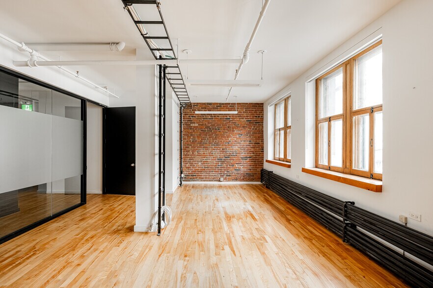 More Photos Of 356-360 Rue Le Moyne, Montréal Office For Sale