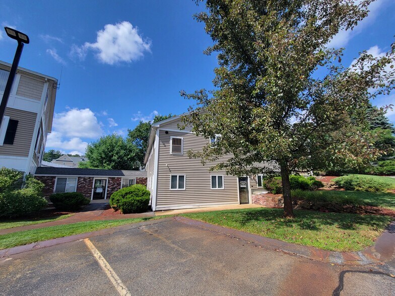 More Photos Of 1565 Main St, Tewksbury Medical For Lease