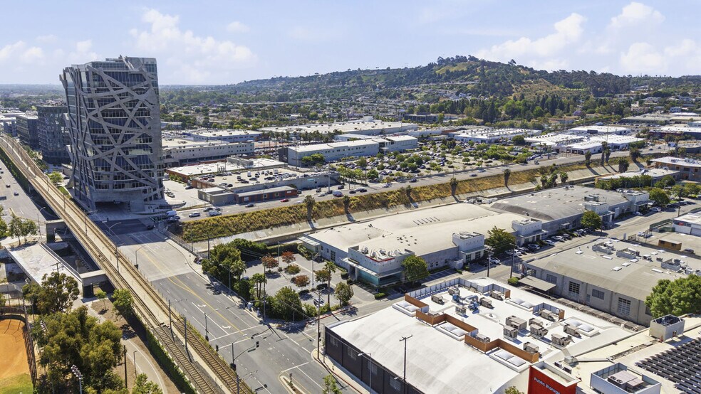 Primary Photo Of 3562-3582 Eastham Dr, Culver City Loft Creative Space For Lease