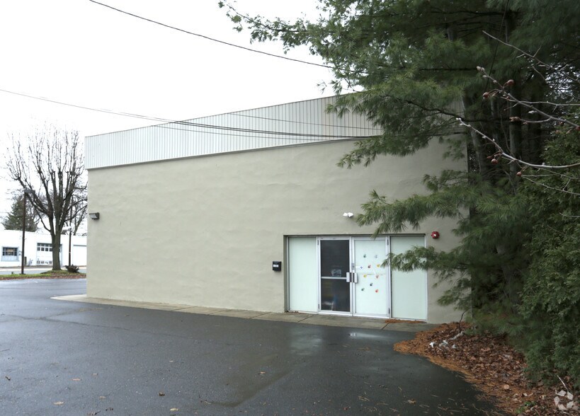 More Photos Of 1202 S Olden Ave, Hamilton Office For Sale