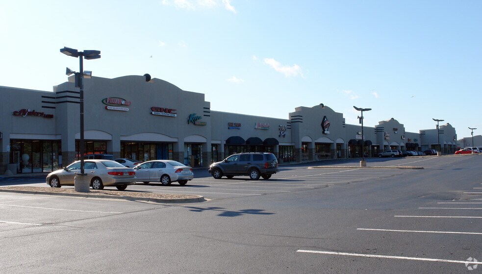 More Photos Of 6041-6363 Haggerty Rd, West Bloomfield Unknown For Lease