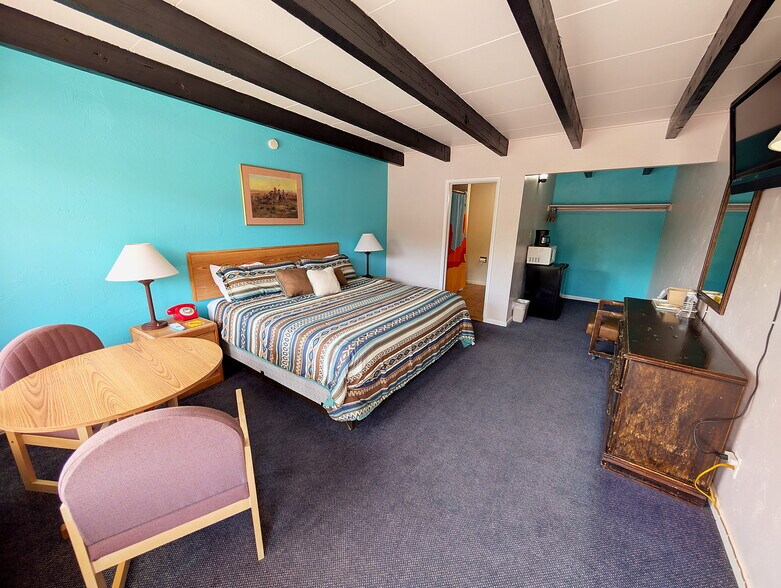 More Photos Of 166 S 400 E, Moab Hotel For Sale