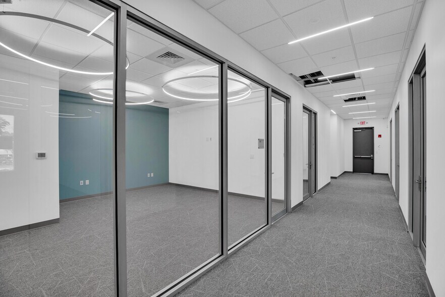 More Photos Of 3755 9th SW st, Vero Beach Office For Lease