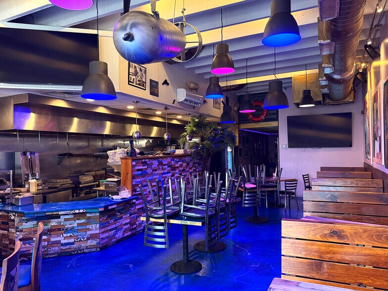Primary Photo Of 170 NW 24th St, Miami Restaurant For Lease