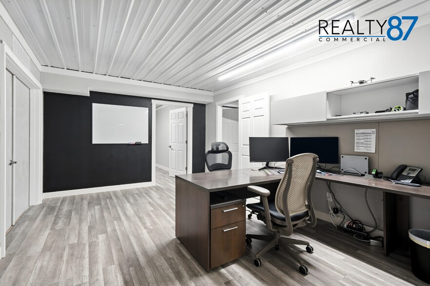 More Photos Of 2700 Stonegate Ct, Hiawatha Industrial For Sale