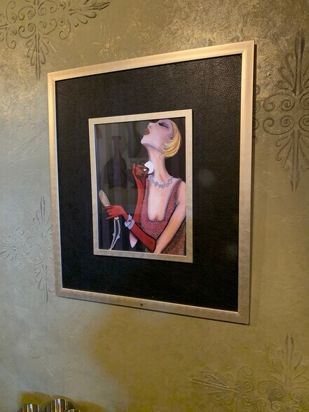 More Photos Of 307 N Broadway, Green Bay Restaurant For Sale