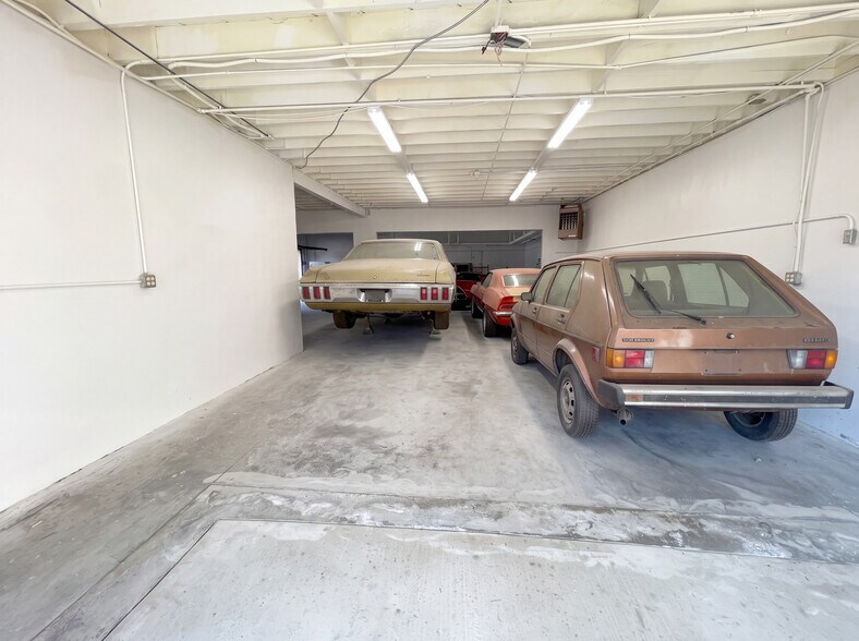 Primary Photo Of 839 E Broadway, San Gabriel Auto Repair For Lease