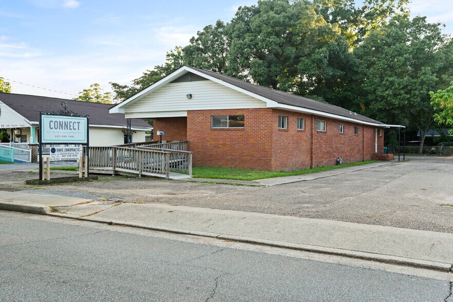 More Photos Of 130 N Main St, Petal Medical For Sale