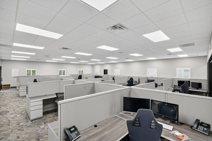 More Photos Of 881 Oakley Seaver Dr, Clermont Medical For Lease