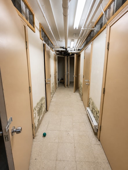 More Photos Of 1720 Glenwood Ave N, Minneapolis Apartments For Sale