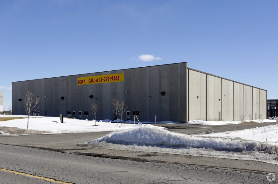 More Photos Of 832 Burton Rd, Ottawa Warehouse For Lease