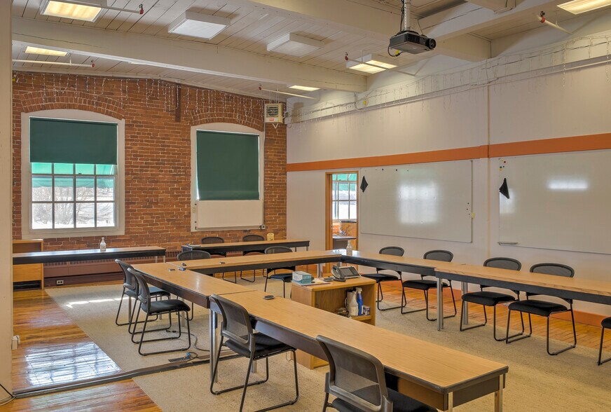 More Photos Of 96 Congress St, Keene Refrigeration Cold Storage For Sale