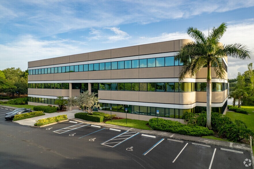 More Photos Of 490 Sawgrass Corporate Pky, Sunrise Office For Sale