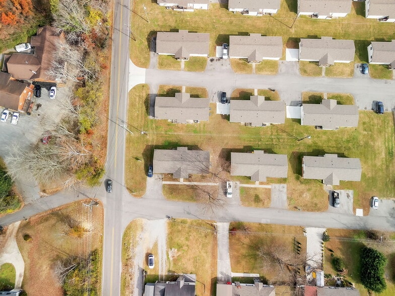 More Photos Of 1900 Dutch Valley Dr, Knoxville Multifamily For Sale