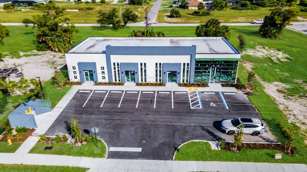 More Photos Of 1043 Ceitus Ter, Cape Coral Industrial For Lease