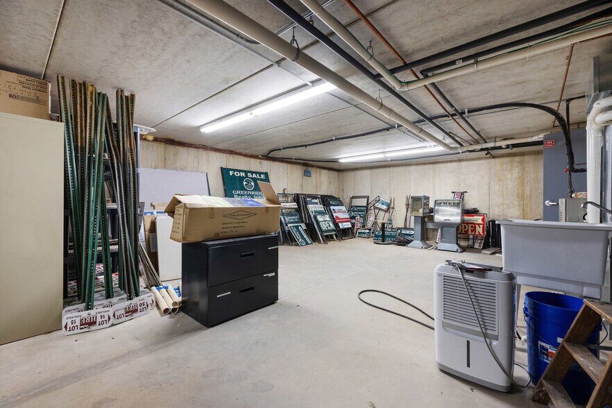 More Photos Of 3598 Green Pointe Ctr, Hamilton Office For Sale