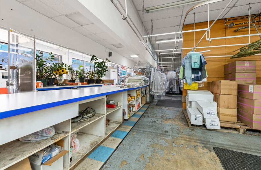 More Photos Of 16036 W 7 Mile Rd, Detroit Storefront For Sale