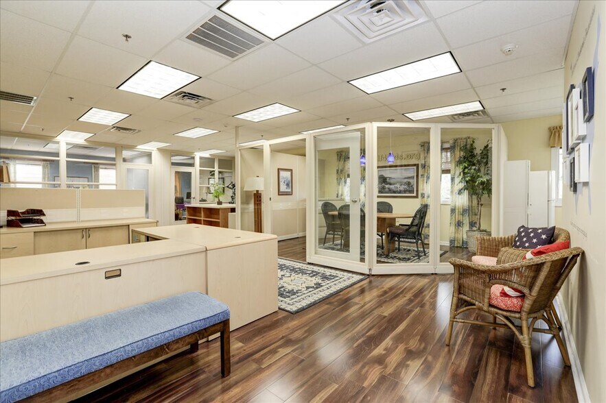 More Photos Of 807 Mantoloking Rd, Brick Office For Sale