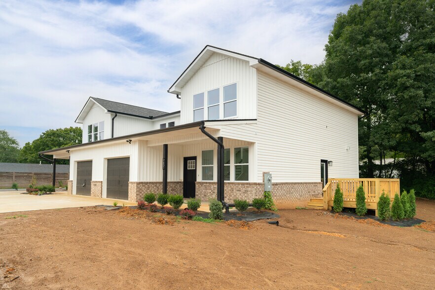 More Photos Of 2636 White Plns Wy, Knoxville Multifamily For Sale