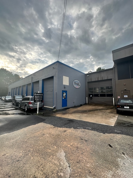 More Photos Of 3097 Piedmont Rd NE, Atlanta Freestanding For Lease