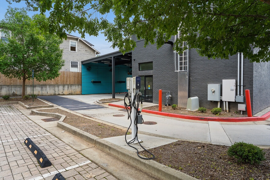 More Photos Of 1605 Howell Mill Rd NW, Atlanta Storefront Retail Office For Sale