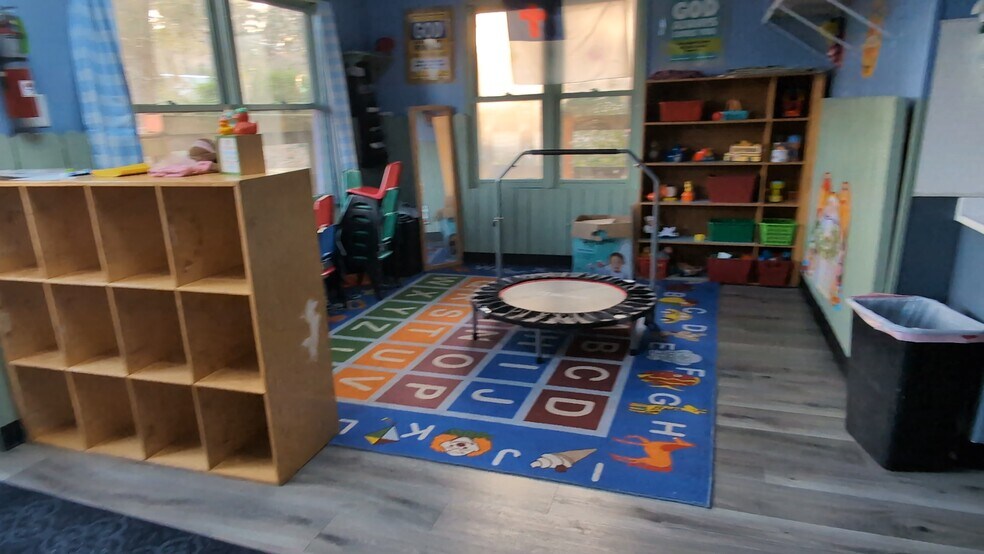 More Photos Of 25541 Sorrento Ave, Sorrento General Retail For Sale