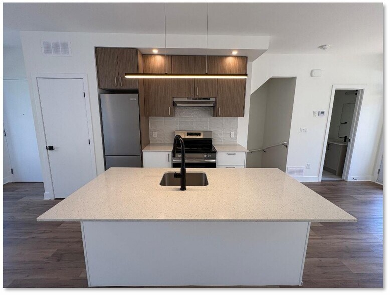 More Photos Of 1258-1260 Marenger St, Orleans Apartments For Sale