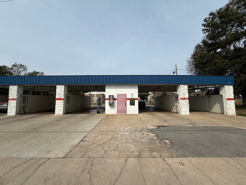 More Photos Of 201 Buerkle st, Stuttgart Carwash For Sale