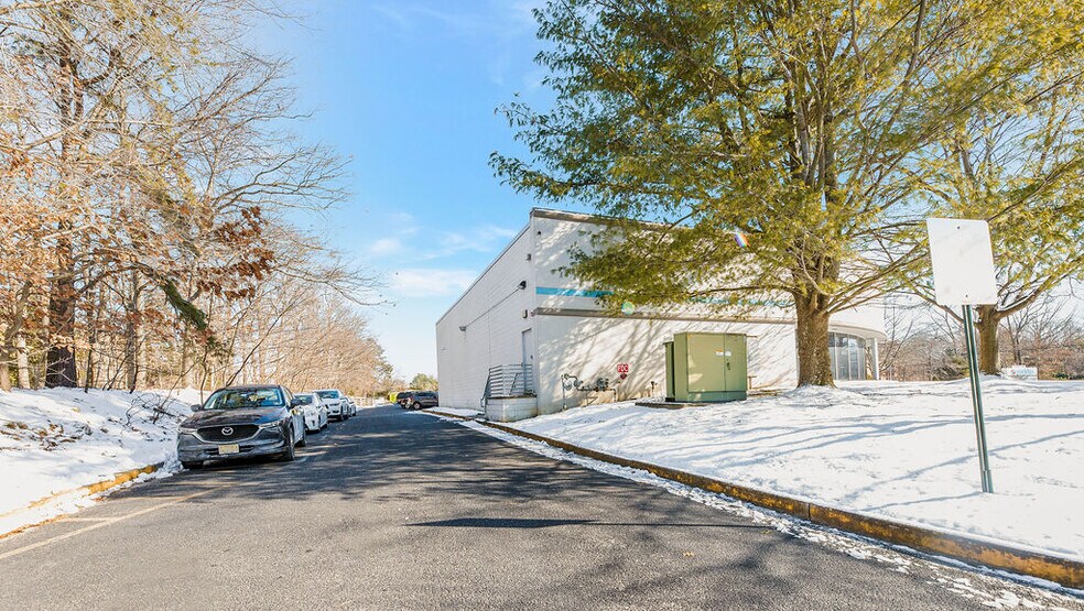 More Photos Of 81 Corbett Way, Eatontown Office For Lease