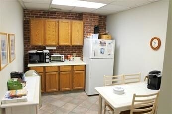 More Photos Of 185 High St, Clinton Office For Lease
