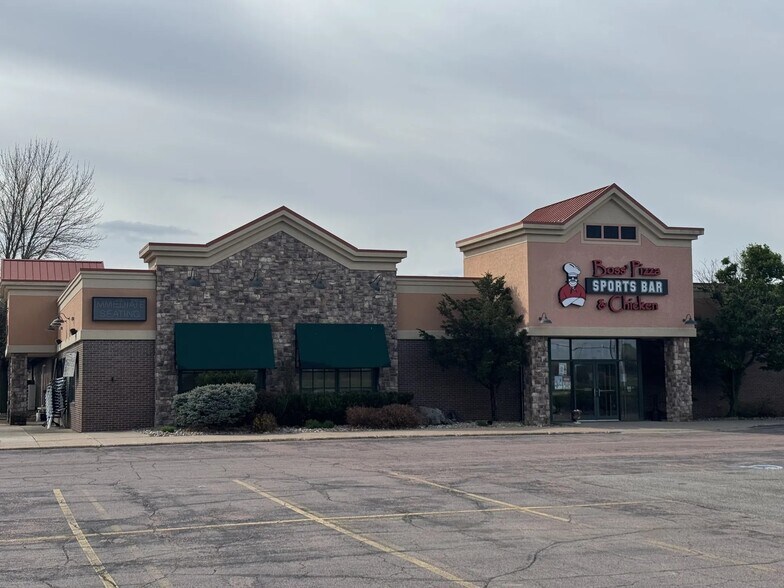 More Photos Of 1607 E Highway 50, Yankton Hotel For Sale