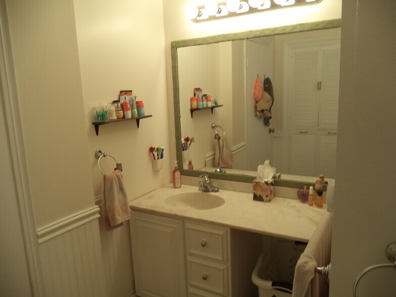 More Photos Of 1391 Hooksett Rd, Hooksett Restaurant For Sale